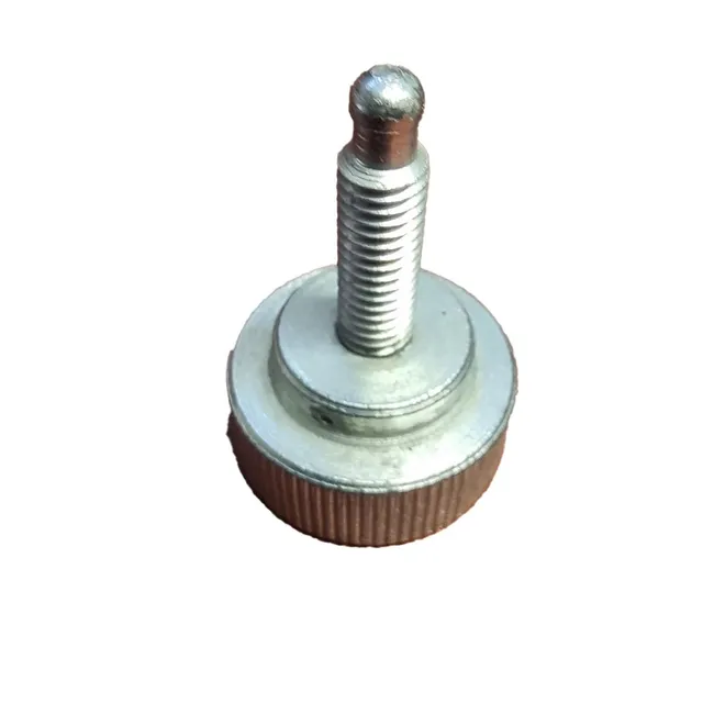 Knurled Screw 