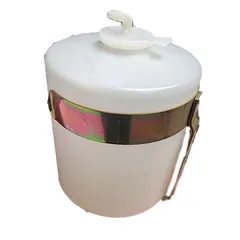 Water Reservoir With Holder